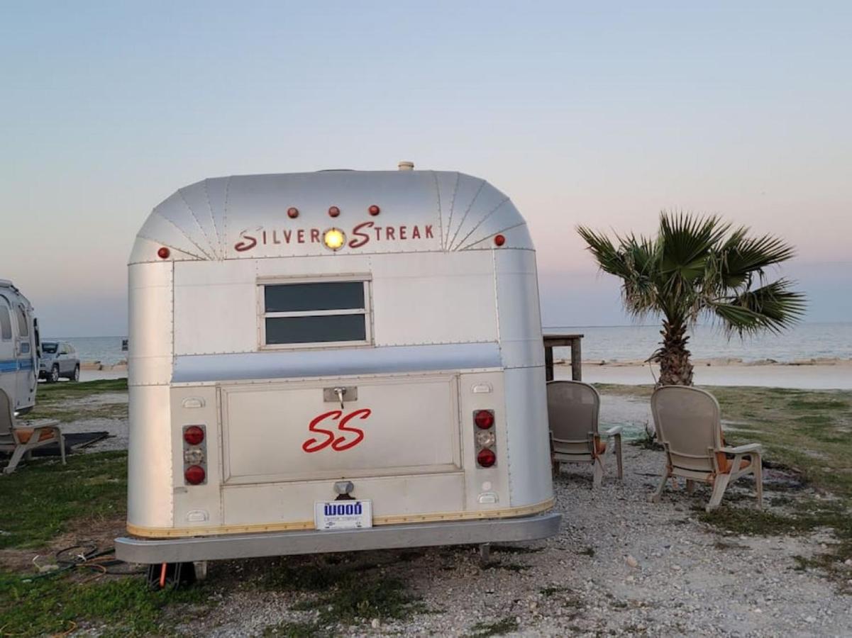 פורט לאבאקה Maggie At The Beach - 1973 Vintage Rv מראה חיצוני תמונה
